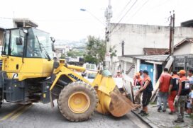 Prefeitura de Taboão realiza nos bairros a ENTITY_apos_ENTITYOperação VerãoENTITY_apos_ENTITY, que envolve limpeza das vias e terrenos