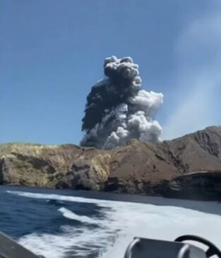 Um casal de brasileiros que viajava pela Nova Zelândia escapou por pouco da erupção do vulcão White Island nesta segunda-feira