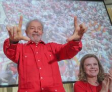 Lula deixou a carceragem da Polícia Federal em Curitiba no dia 8 de novembro