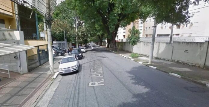 Ossada aparentemente humana foi encontrada na rua Abílio Soares
