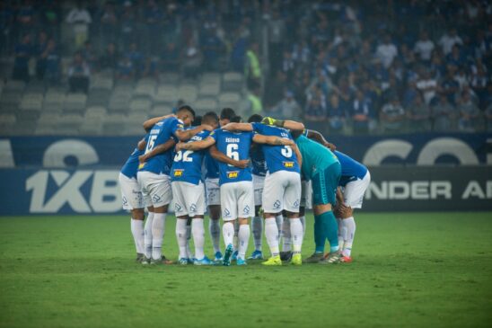 Pelo menos desde o meio do ano, o Cruzeiro tem encontrado dificuldades para arcar com seus compromissos em dia
