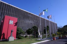 Líderes e outros deputados já reconhecem que a reforma deve ficar para o ano que vem