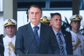 O presidente também adotou uma estratégia de comunicação sem intermediários, que não envolve a Secom