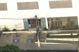 A unidade bancária ficou visivelmente destruída
