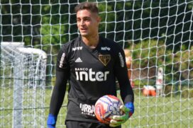 Jean consta como "pré-sentenciado" no sistema da polícia do condado de Orange, na Flórida, por violência doméstica