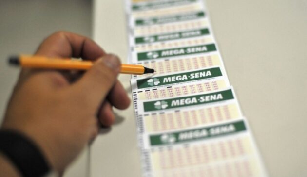 Especialistas explicam porque deixar toda a fortuna na poupança não seria uma boa ideia