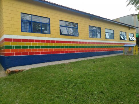 Centro Educacional Infantil Municipal Profª Nair Coli de Moraes, no Jardim Vante, passa por manutenção desde a última semana