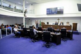 Na última sessão, realizada no dia 24, os vereadores decidiram adiar a votação do orçamento