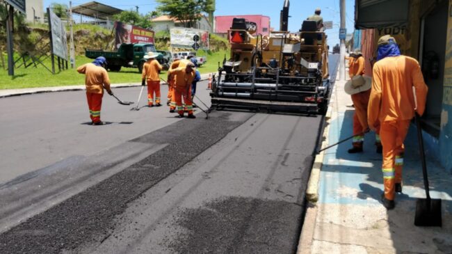 A Prefeitura de Porto Feliz segue com as obras de recapeamento na avenida Monsenhor Seckler; via é uma das mais importantes da cidade