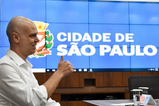 O prefeito Bruno Covas participou da entrega de cheque, que ocorreu na sede da prefeitura
