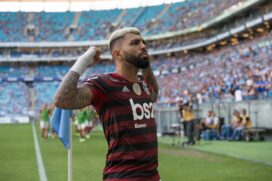 O Flamengo deve manter o camisa 9 no seu elenco