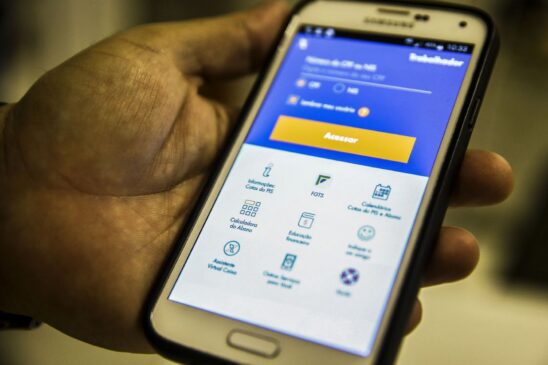 A multa extra aumentava de 40% para 50% sobre o valor depositado no FGTS do trabalhador; indenização é paga pelas empresas