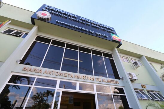 A carga horária de trabalho para os novos funcionários da Câmara de Embu é de 40h semanais