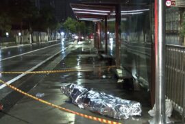O corpo permaneceu na avenida durante a madrugada para realização de perícia técnica