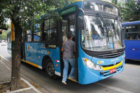 Justi&ccedil;a mandou apreender 20 &ocirc;nibus da empresa JTP Transportes Ltda, concession&aacute;ria respons&aacute;vel pelo transporte municipal de Embu das Artes