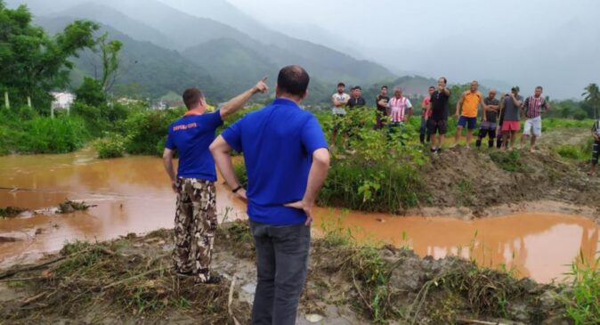 Vale salientar que em todos os outros locais onde as obras de drenagem estão sendo realizadas os danos causados pela chuva foram pequenos.