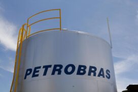 A redu&ccedil;&atilde;o, de R$ 0,10 por litro, come&ccedil;a a valer nesta quarta (14)