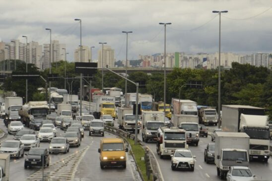 Prefeitura anunciou que concluiu as obras que interditaram a pista central da Marginal Tietê, no sentido rodovia Ayrton Senna
