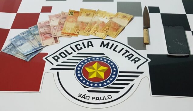 De acordo com a Polícia Militar (PM) foi recuperado o dinheiro roubado, quatro celulares, relógios, anéis e alianças