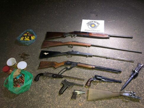 Bruno Csizmadia era armeiro e, por isso, tinha diversas armas em casa; todas foram apreendidas pela Polícia Civil