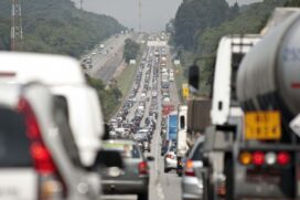 Tr&acirc;nsito em dire&ccedil;&atilde;o em Litoral de S&atilde;o Paulo (arquivo)