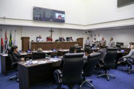 Os vereadores ainda não entraram em um consenso e estão desde novembro debatendo o tema