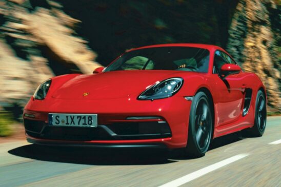 O motor dos Porsche 718 Cayman GT4 e 718 Spyder são 4.0 de seis cilindros, com 420 cavalos