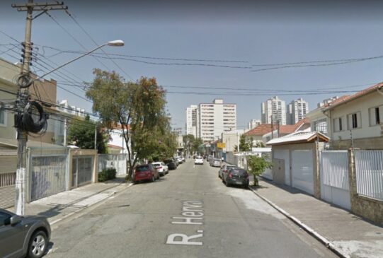 A rua Herval está interditada desde quarta-feira (22)