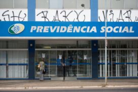 Está em discussão se será necessário algum ajuste na lei para permitir as contratações temporárias
