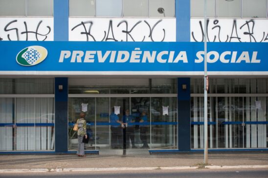 Está em discussão se será necessário algum ajuste na lei para permitir as contratações temporárias