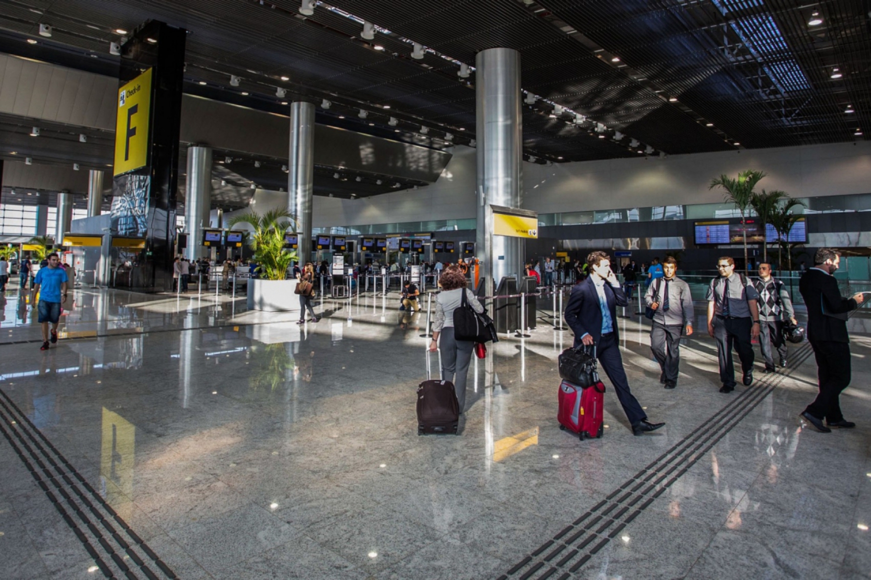 Movimentação de passageiros no Aeroporto de Gaurulhos, na região metropolitana de São Paulo; Azul comandará o Terminal 1