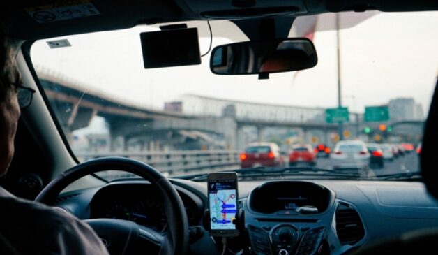 Motoristas de aplicativos começaram a se reunir com empresas para discutir sobre o futuro da categoria no Brasil