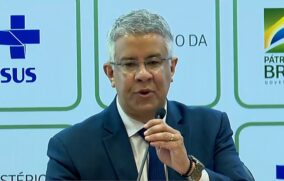 Wanderson de Oliveira, secretário de Vigilância em Saúde, em entrevista coletiva nesta quinta-feira