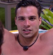 "Eu gosto de dançar e talvez atraia elas. Vou usar isso" Petrix querendo promover um "Teste de Fidelidade" no BBB20