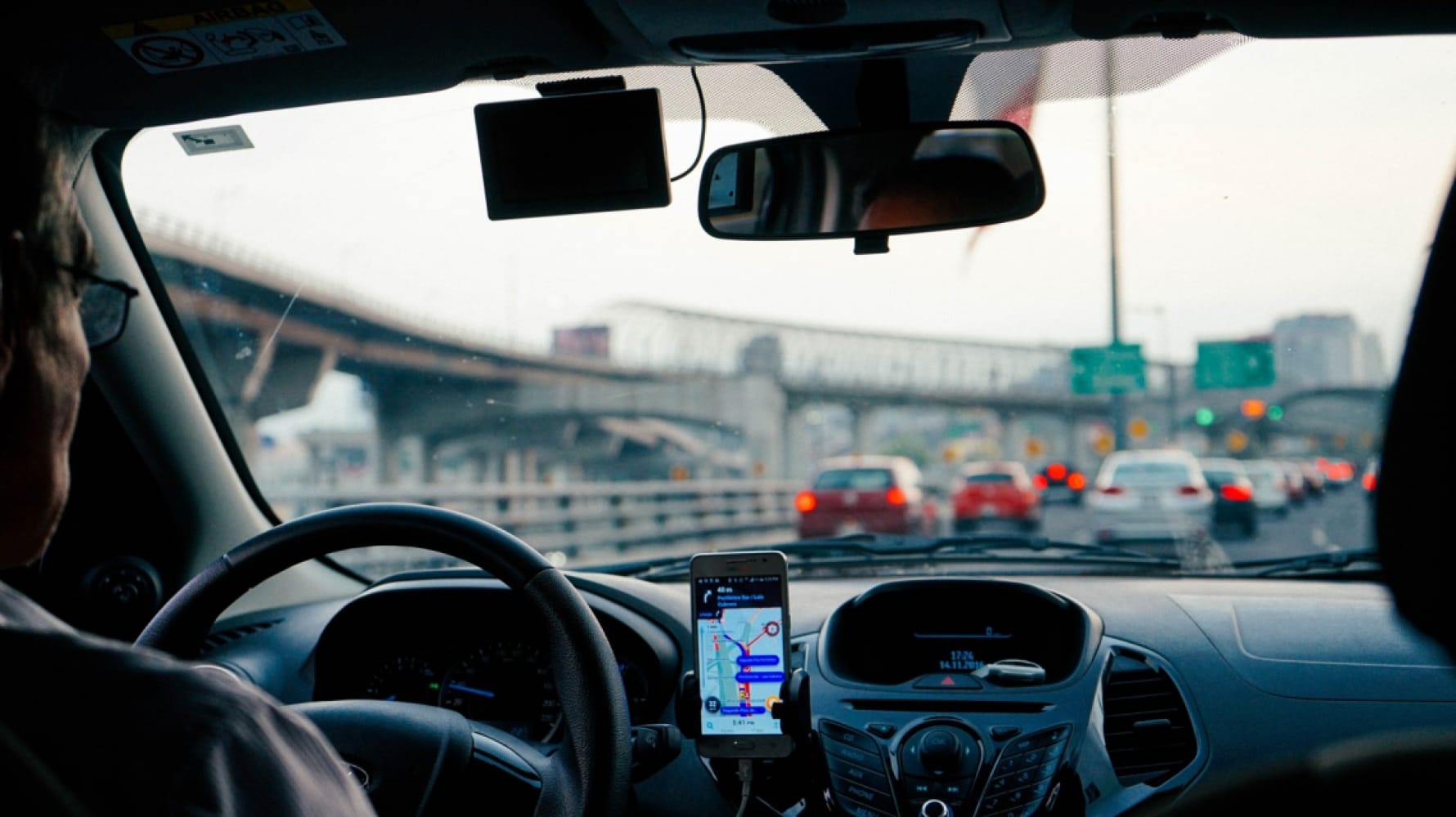 Motoristas de aplicativos começaram a se reunir com empresas para discutir sobre o futuro da categoria no Brasil