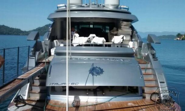 O item que obteve o maior valor de arremate foi o iate "Spirit of Brazil VIII", que pertenceu ao empresário Eike Batista