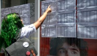 O ProUni é o programa do governo federal que oferece bolsas de estudo, integrais e parciais em diversas universidades