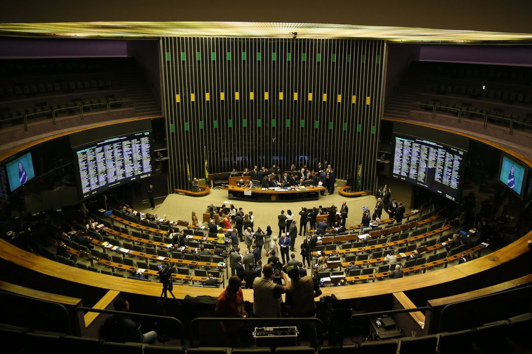 Deputados que protocolaram projetos pedindo a prorrogação citam a piora na perspectiva para a atividade econômica neste ano