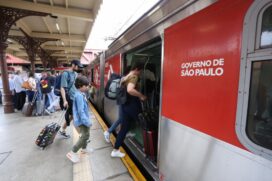 Movimenta&ccedil;&atilde;o em trem da CPTM, que opera na regi&atilde;o metropolitana de S&atilde;o Paulo