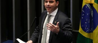 O secretário do governo de Jair Bolsonaro (PL) já fez quase 100 viagens adquiridas pelo governo junto a empresas aéreas desde que assumiu o cargo