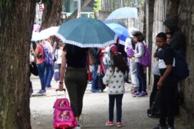 Movimenta&ccedil;&atilde;o pr&oacute;ximo &agrave; escola em S&atilde;o Paulo