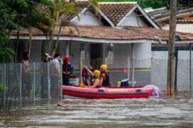 Em Araçariguama, bombeiros tiveram que resgatar pessoas que ficaram ilhadas no bairro Santa Ella
