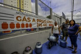 O Sindpetro (Sindicato dos Petroleiros de São José dos Campos) vendeu botijões a R$ 40