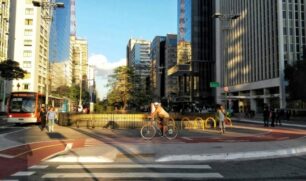 s selecionados trabalharão como bandeirinhas para direcionar as pessoas que usam as ciclovias da capital