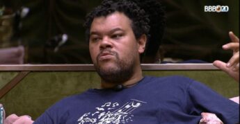 "Suicida muito louco. Tem uma dupla aqui ainda" Babu consola Prior após a eliminação de Lucas no BBB.