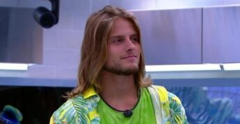 "O que é ovulação?" Daniel, o homem "descontruído" do BBB20, pergunta para Marcela, seu affair no programa.