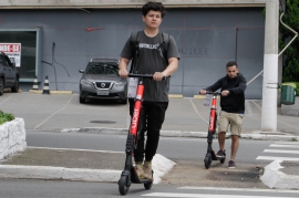 Patinetes elétricos não devem ultrapassar os 32 km/h