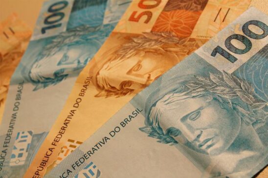 As previsões do mercado para o PIB dos anos seguintes, 2021, 2022 e 2023, continuam em 2,50%