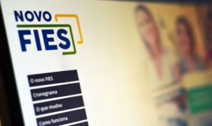 Os contratos do Novo Fies, firmados a partir de 2018, têm prazos definidos pela Caixa Econômica Federal