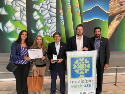 Prefeito Dr. Cássio Habice Prado recebeu o certificado em evento no Palácio dos Bandeirantes
